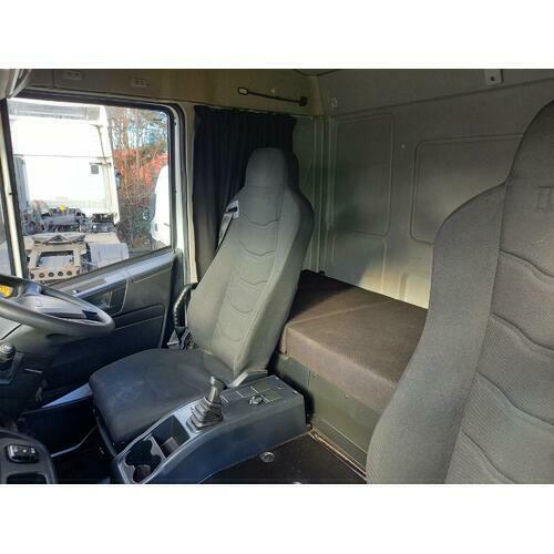 IVECO EUROCARGO ML18E250 HP 28FT BOX & TAILLIFT 