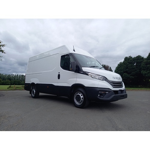 IVECO Daily Panel Van MWB High Roof Automatic