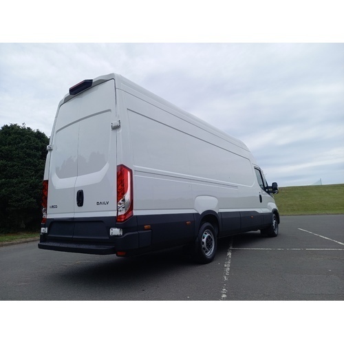 IVECO Daily Panel Van LWB Extra High Roof 