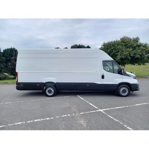 IVECO Daily Panel Van LWB Extra High Roof 