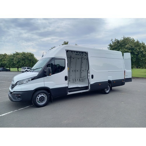 IVECO Daily Panel Van LWB Extra High Roof 